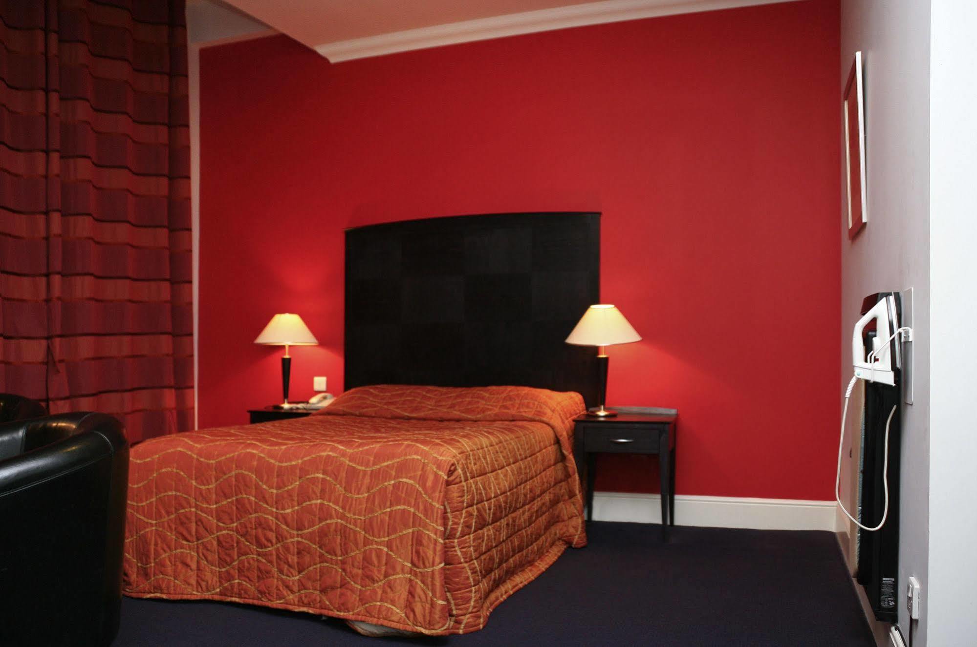 Mercure George Hotel, Reading Bagian luar foto